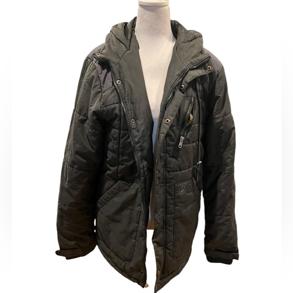Volcom mens jacket  warm costly but comfotable